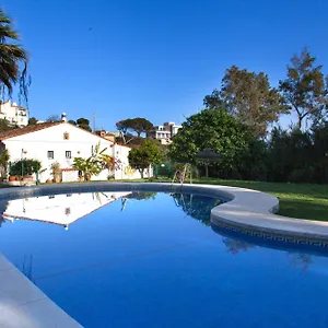  Hébergement de vacances Agradable Adosado Con Piscina La Hidalga